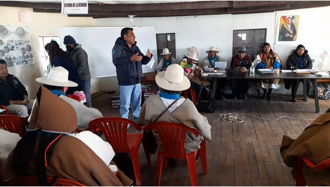 DEFENSORÍA DEL PUEBLO EN ORURO MEDIA EN CONFLICTO ENTRE LA ALCALDESA DE CHIPAYA Y EL CONTROL SOCIAL