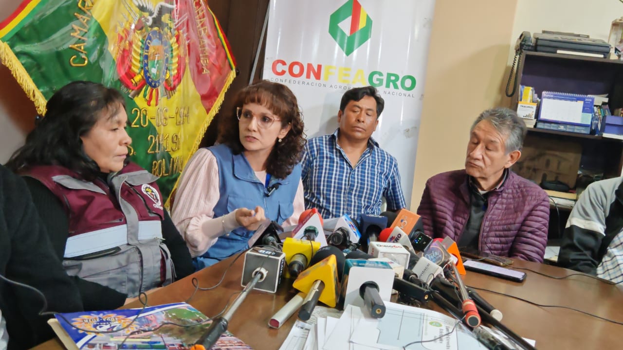 DEFENSORÍA DEL PUEBLO SOSTIENE REUNIÓN CON SECTORES PRODUCTIVOS EN COCHABAMBA QUIENES EXIGEN AL GOBIERNO RESPUESTAS ANTE AFECTACIONES AL SECTOR