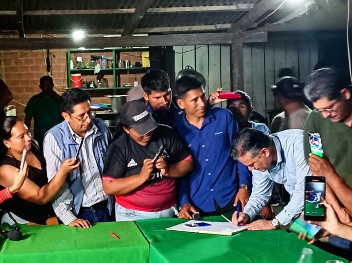 MOVILIZADOS EN PUENTE SAN PABLO Y AUTORIDADES ALCANZAN ACUERDOS EN MESA DE DIÁLOGO CON PARTICIPACIÓN DE LA DEFENSORÍA DEL PUEBLO