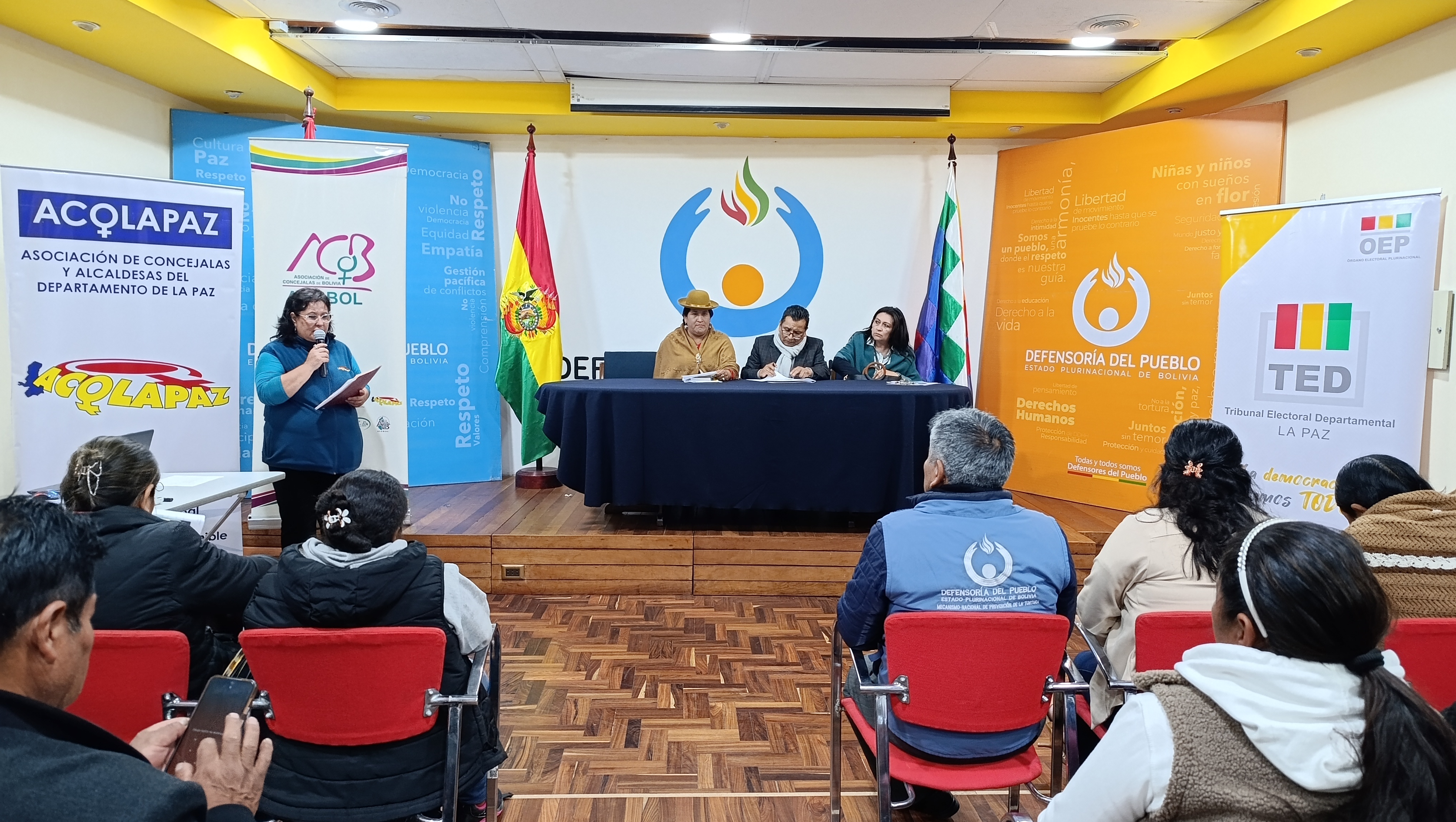 DEFENSORÍA DEL PUEBLO Y ACOBOL FORTALECEN CAPACIDADES PARA PREVENIR EL ACOSO Y LA VIOLENCIA POLÍTICA CONTRA LAS MUJERES