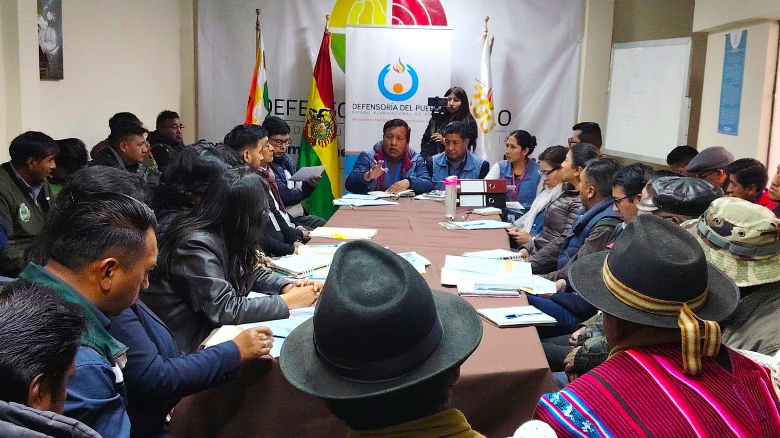 DEFENSORÍA DEL PUEBLO PROMUEVE SEGUNDO ESPACIO DE DIÁLOGO ENTRE LOS MUNICIPIOS DE EL ALTO Y ACHOCALLA PARA TRATAR CONFLICTO LIMÍTROFE