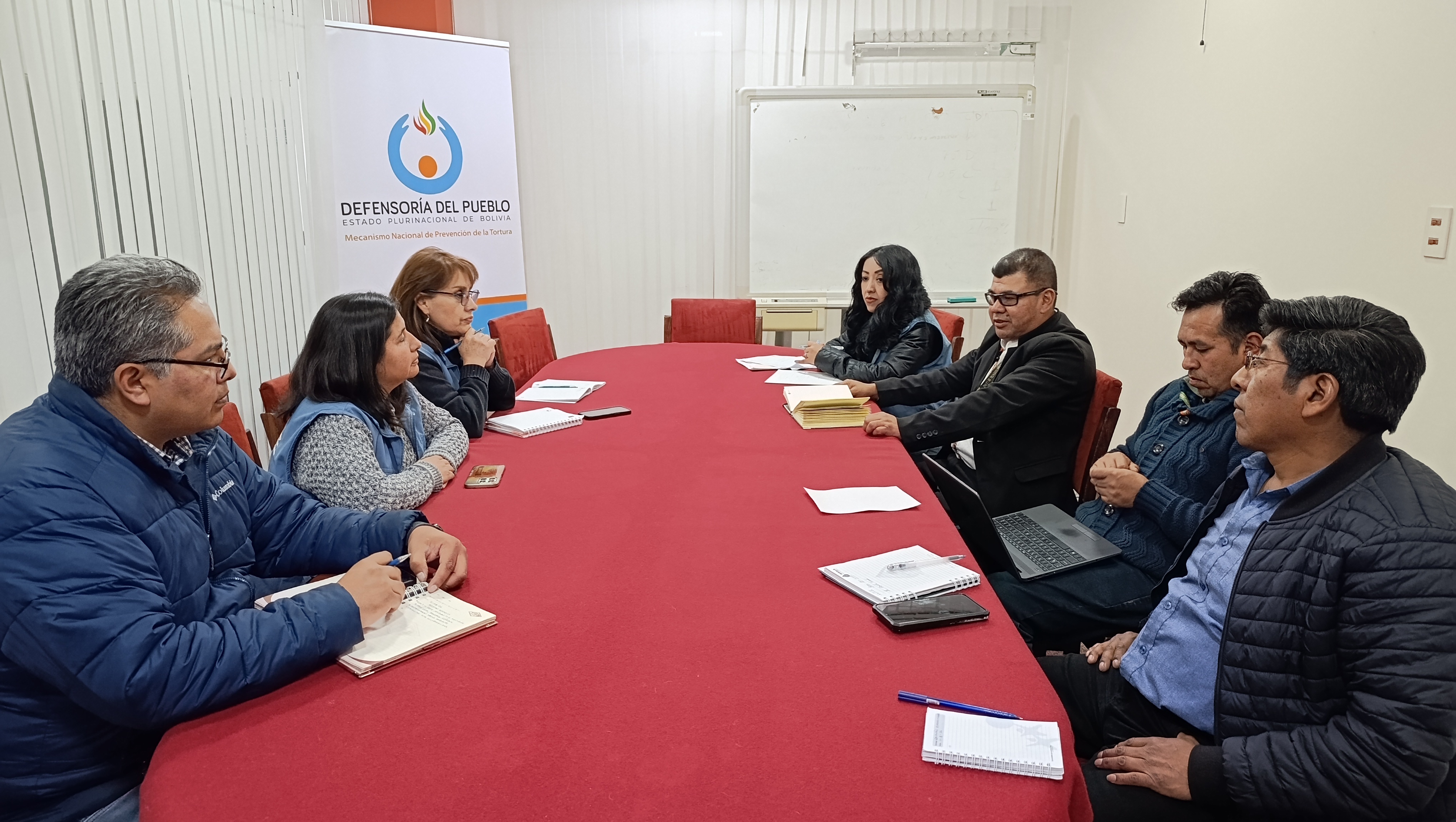 DEFENSORÍA DEL PUEBLO Y COMISIÓN DE LA ALDLP ARTICULAN ACCIONES PARA FORTALECER LA PROTECCIÓN DE LOS DERECHOS DE LA MADRE TIERRA