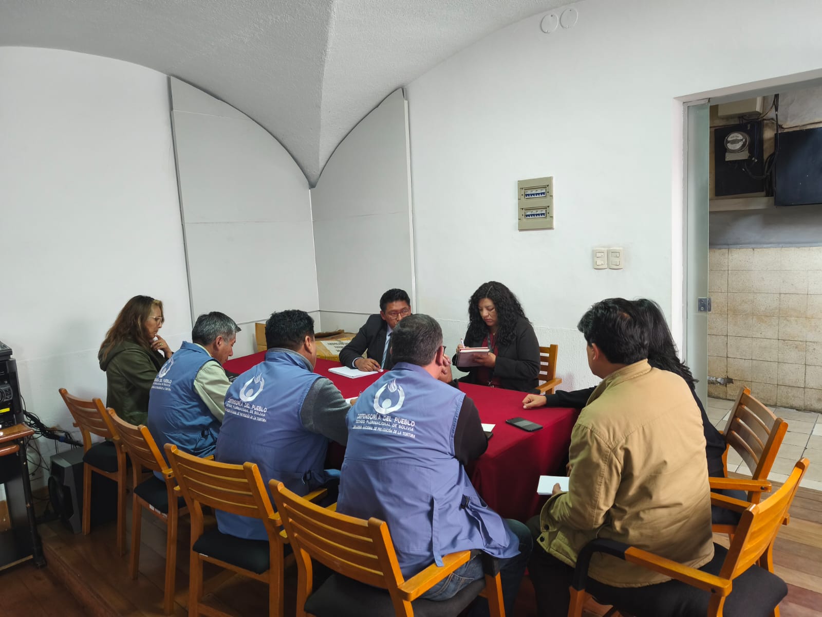 DEFENSORÍA DEL PUEBLO ESTABLECE TRABAJO CONJUNTO INTERINSTITUCIONAL PARA TRATAR AFECTACIÓN DE DERECHOS DE PERIODISTAS