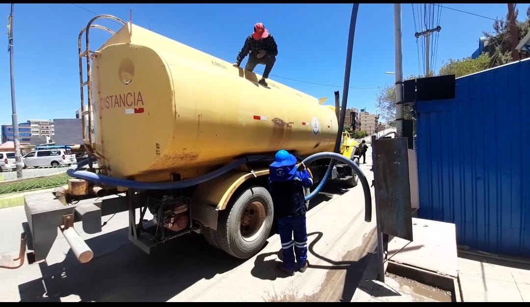 DELEGACIÓN DEFENSORIAL DE ORURO GESTIONA PROVISIÓN DE AGUA POTABLE AL PUESTO FRONTERIZO DE PISIGA ANTE UN ELEVADO FLUJO MIGRATORIO