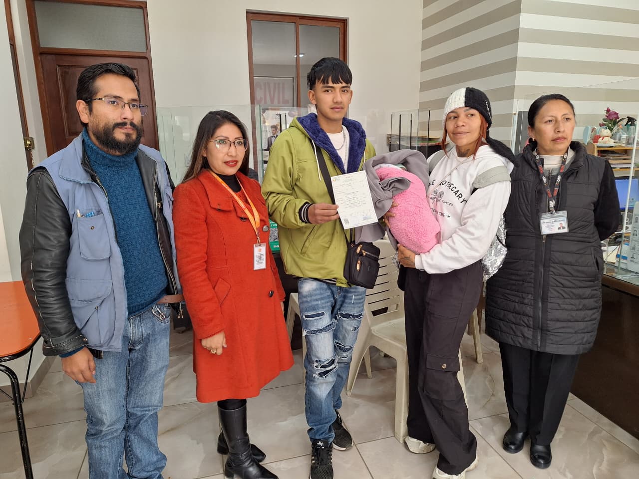 DEFENSORÍA DEL PUEBLO GESTIONA EMISIÓN DE CERTIFICADO DE NACIMIENTO PARA BEBÉ DE PADRES MIGRANTES