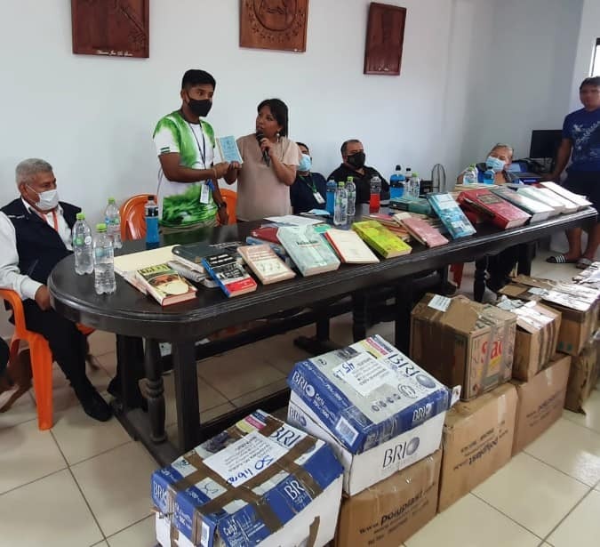 La Defensora del Pueblo, Nadia Cruz, inaugura el programa “Libros por Rejas” en el Centro de Rehabilitación Santa Cruz Palmasola, con la entrega de material bibliográfico para incentivar la lectura e incidir en los procesos de reinserción y readaptación s