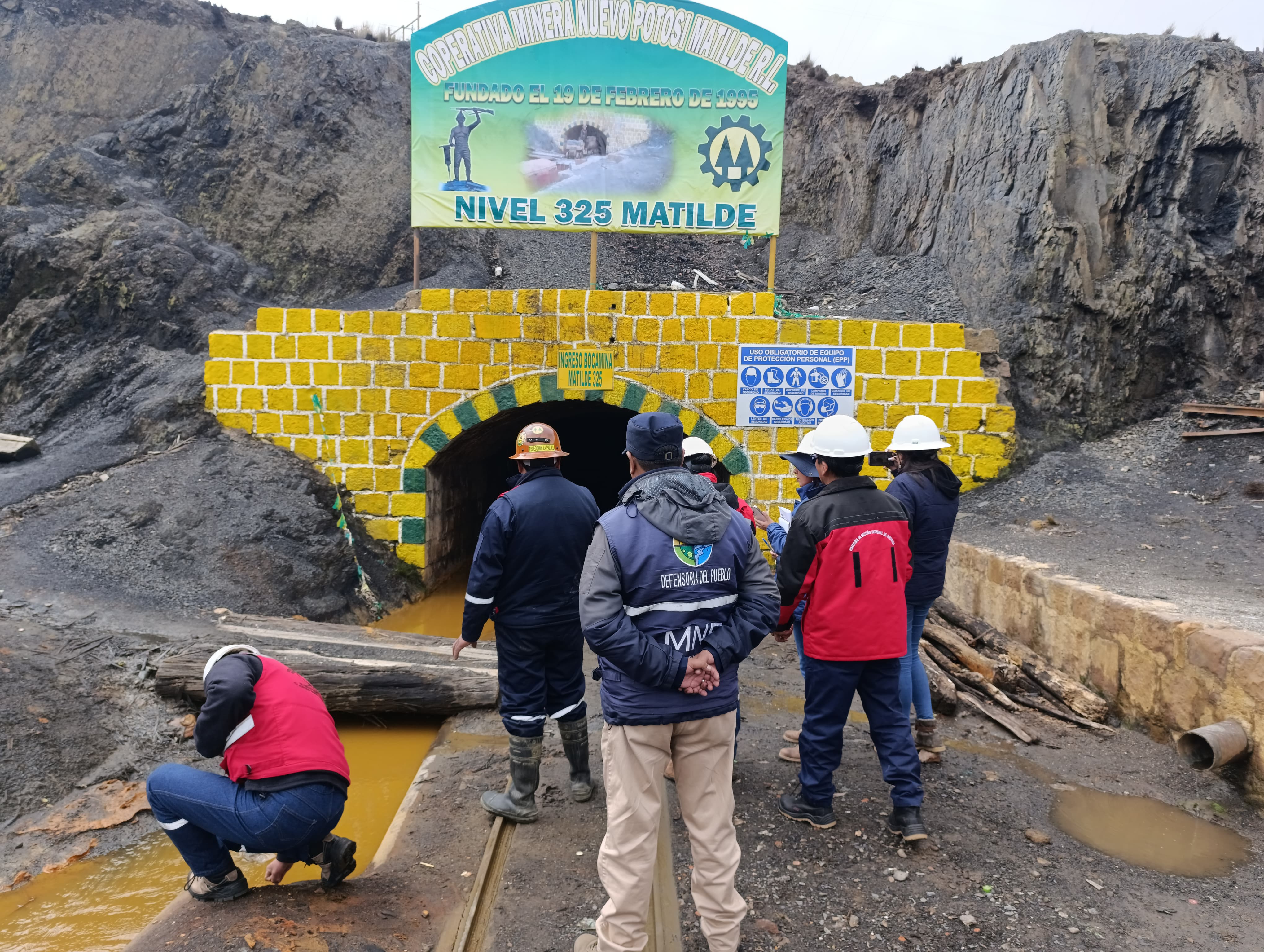 CARABUCO: DEFENSORÍA DEL PUEBLO Y COMISIÓN INTERINSTITUCIONAL INGRESA A LA COMUNIDAD JOK'O PAMPA ANTE PRESUNTA CONTAMINACIÓN MINERA EN LAS FUENTES DE AGUA