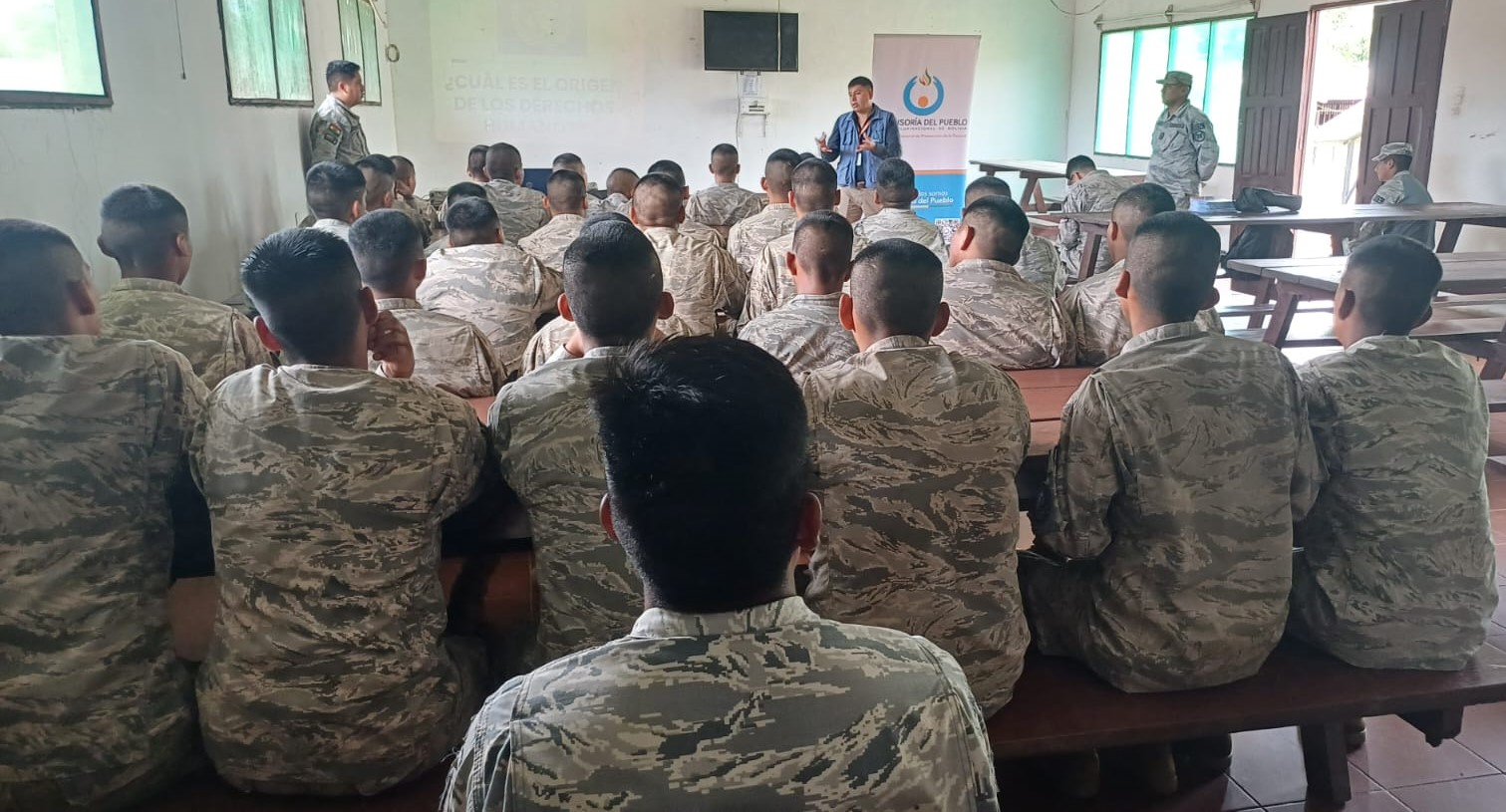 DEFENSORÍA DEL PUEBLO VERIFICA INSTALACIONES EN BASE NAVAL DE PUERTO VILLARROEL A FIN DE PRECAUTELAR DERECHOS DE CONSCRIPTOS