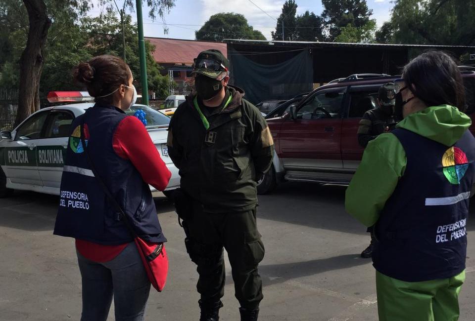 DEFENSORÍA DEL PUEBLO ALERTA SOBRE LA CARENCIA DE EQUIPOS DE BIOSEGURIDAD PARA POLICÍAS DE TRÁNSITO EN COCHABAMBA