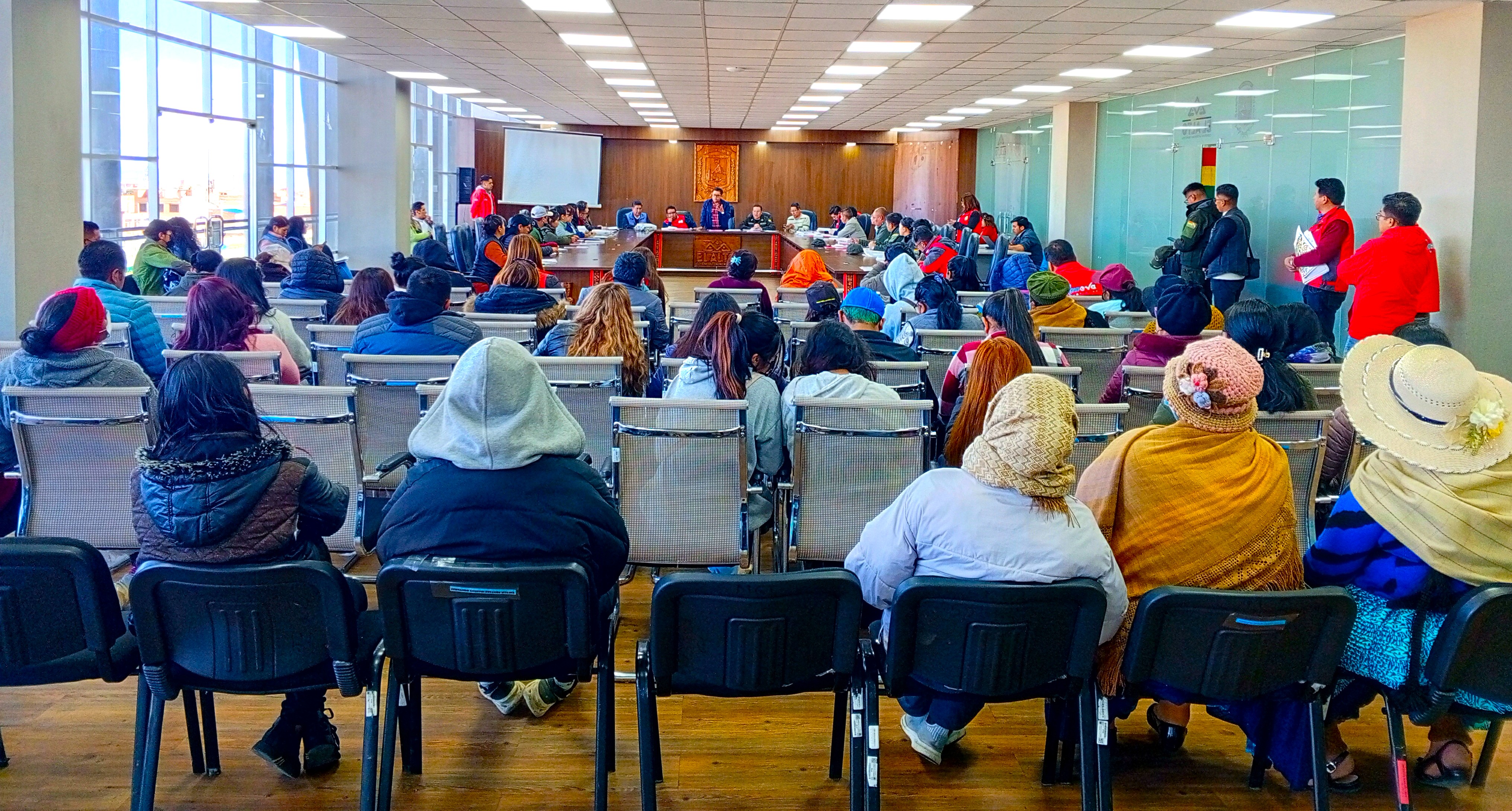 DEFENSORÍA DEL PUEBLO ACOMPAÑÓ REUNIÓN INTERINSTITUCIONAL QUE ACORDÓ TRABAJAR UNA LEY MUNICIPAL PARA REGULAR EL TRABAJO SEXUAL EN EL ALTO