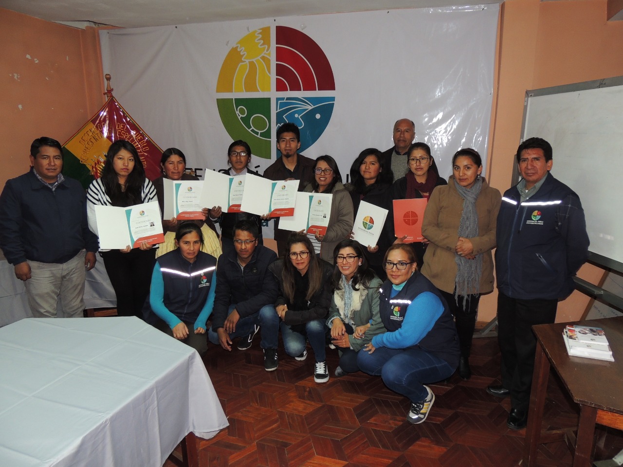 DEFENSORES VOLUNTARIOS DE LA CIUDAD EL ALTO CULMINAN ACTIVIDADES CON UN ALTO COMPROMISO CON LOS DERECHOS HUMANOS