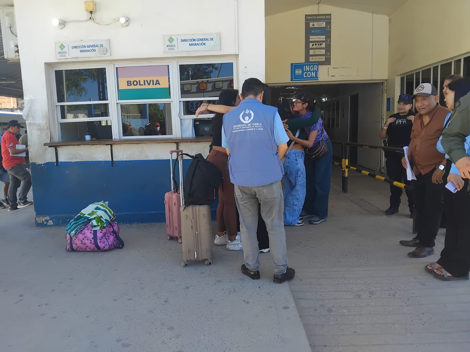 Defensoría del Pueblo precautela repatriación de tres mujeres víctimas de trata en frontera argentino-boliviana