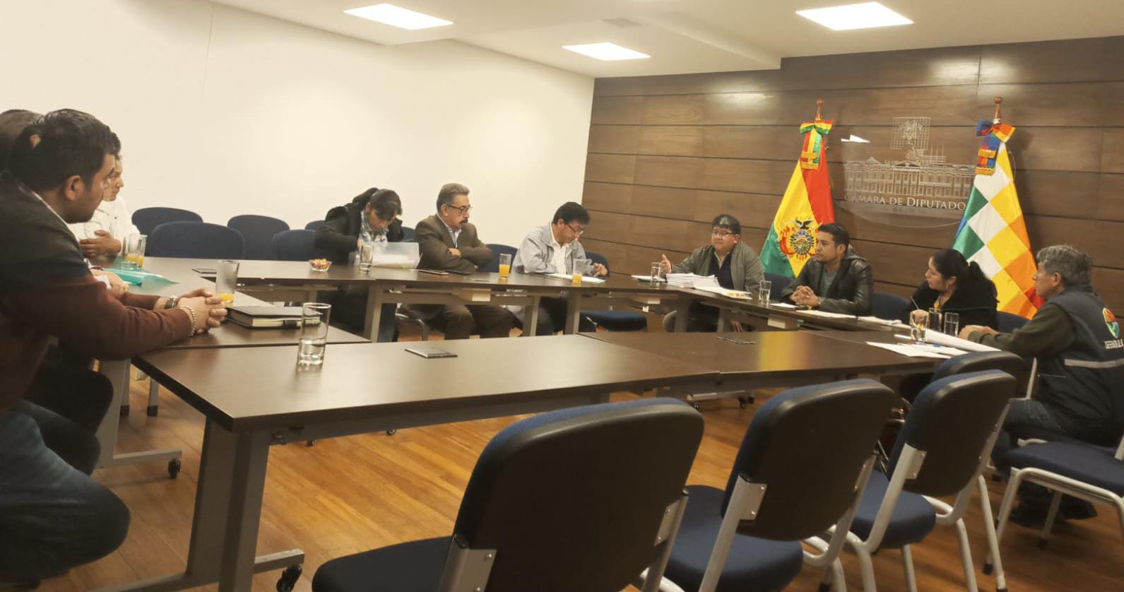 Con instalación de Mesa de Diálogo Defensoría del Pueblo logró la suspensión de la huelga escalonada anunciada para la próxima semana por el sector médico