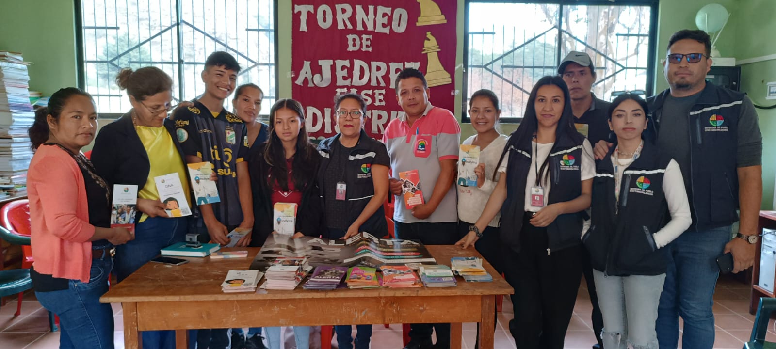 DEFENSORÍA DEL PUEBLO LLEGA HASTA EL MUNICIPIO DE POSTRERVALLE Y LOGRA EL APOYO DE LA DIRECCION DEL COLEGIO Y DEL CONCEJO MUNICIPAL PARA FORTALECER EL TRABAJO DE LOS DEFENSORES ESTUDIANTILES DE ESTE MUNICIPIO