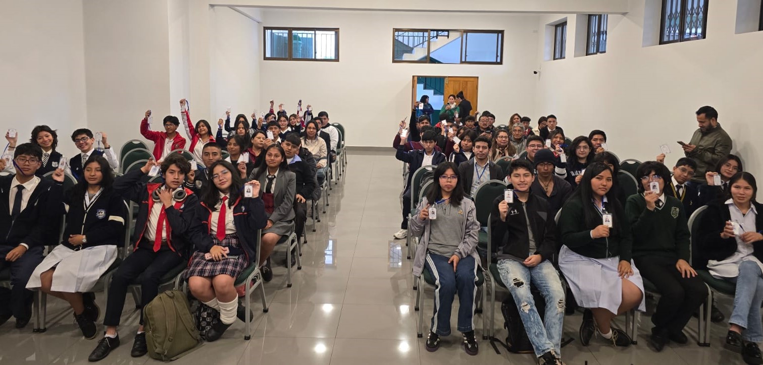 Defensoría del Pueblo acredita a más de 90 Defensoras y Defensores Estudiantiles en Chuquisaca