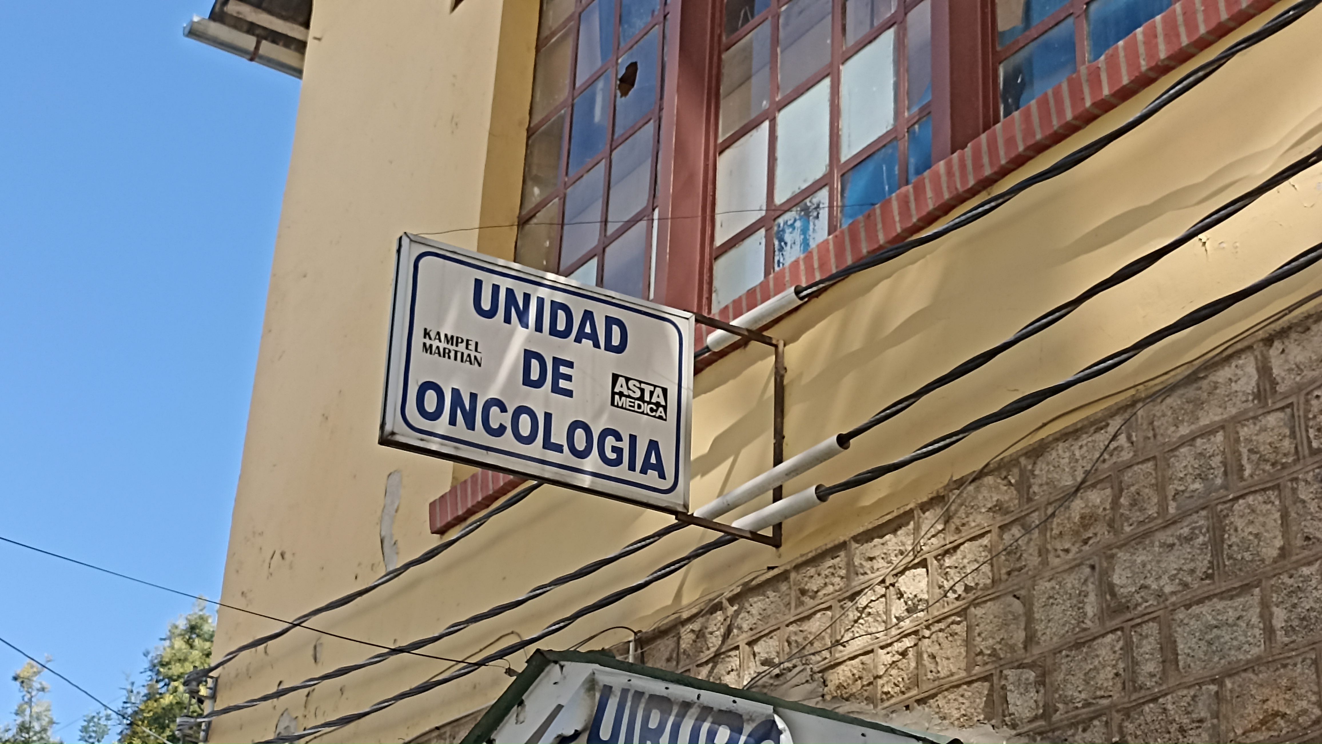 DEFENSORÍA DEL PUEBLO ADVIERTE FALTA DE MEDICAMENTOS Y MANTENIMIENTO DE EQUIPOS EN LAS UNIDADES DE ONCOLOGÍA DEL HOSPITAL DE CLÍNICAS DE LA PAZ