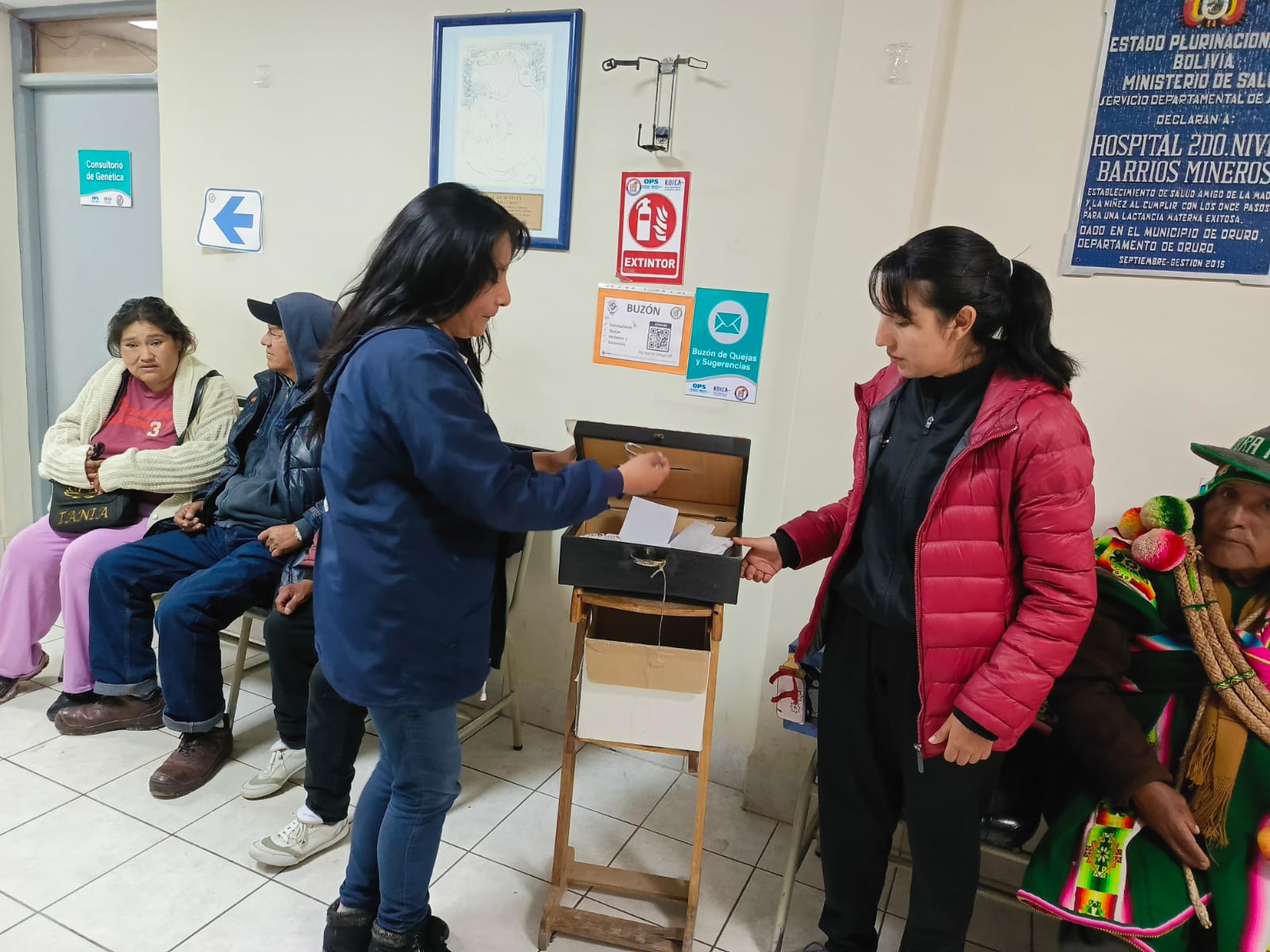 DEFENSORÍA DEL PUEBLO INSPECCIONA FUNCIONAMIENTO DE BUZONES EN EL HOSPITAL BARRIOS MINEROS DE ORURO