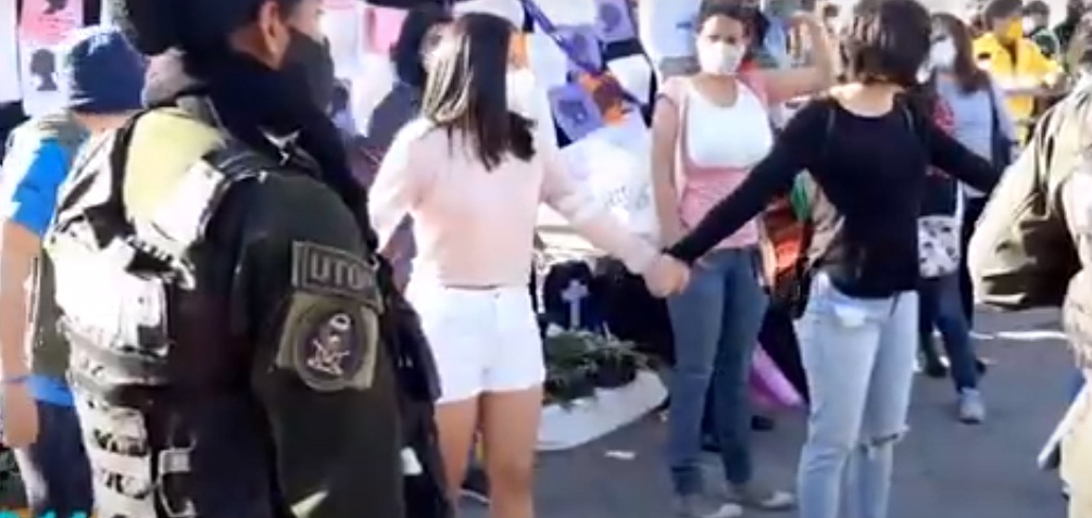 Defensoría del Pueblo repudia intervención policial a manifestación pacífica de organizaciones y familiares de víctimas de feminicidio