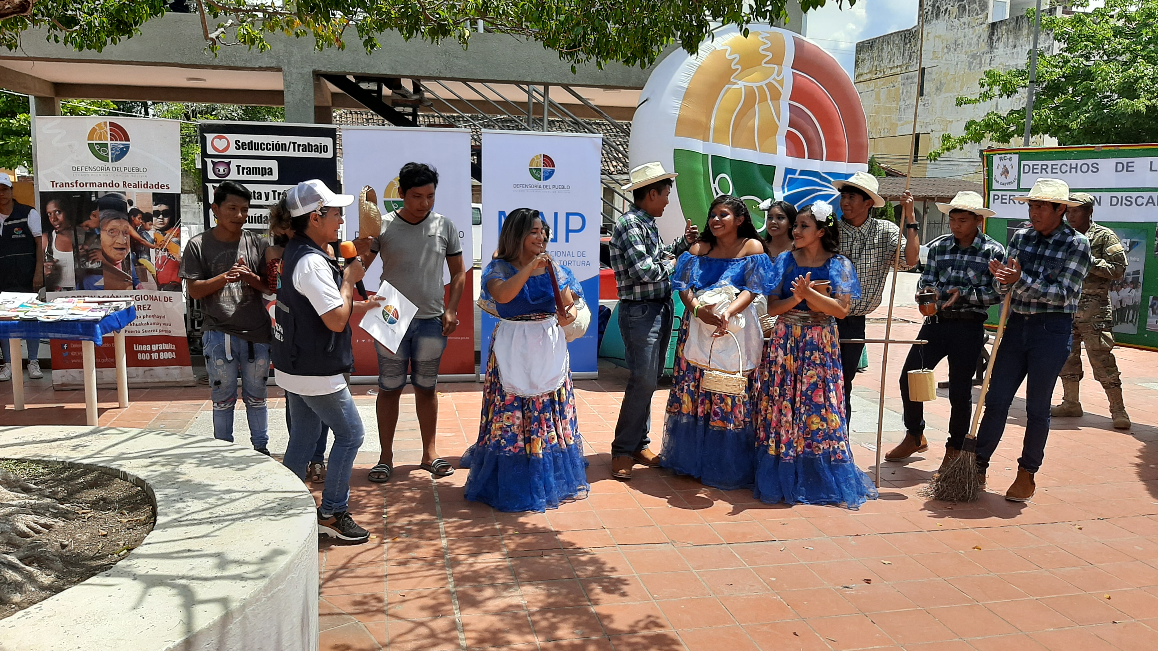 LA DEFENSORIA DEL PUEBLO EN PUERTO SUAREZ CONMEMORA EL DIA INTERNACIONAL DE LOS DERECHOS HUMANOS CON UNA FERIA INTERINSTITUCIONAL