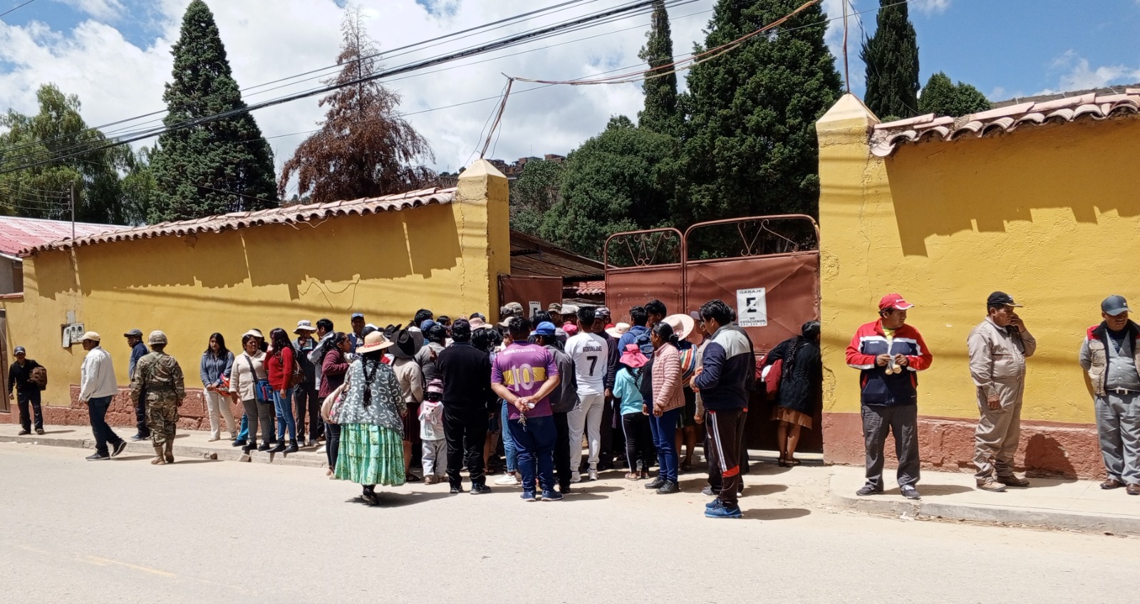 Defensoría del Pueblo verifica el proceso de reclutamiento para el Servicio Militar Obligatorio, en la ciudad de Sucre