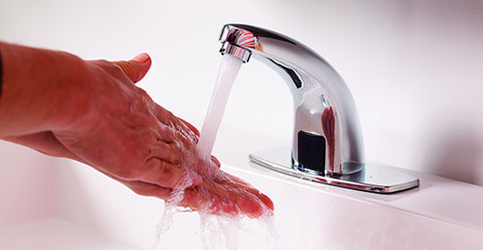 Defensoría del Pueblo exige a ELAPAS dotación urgente de agua potable al hospital Poconas