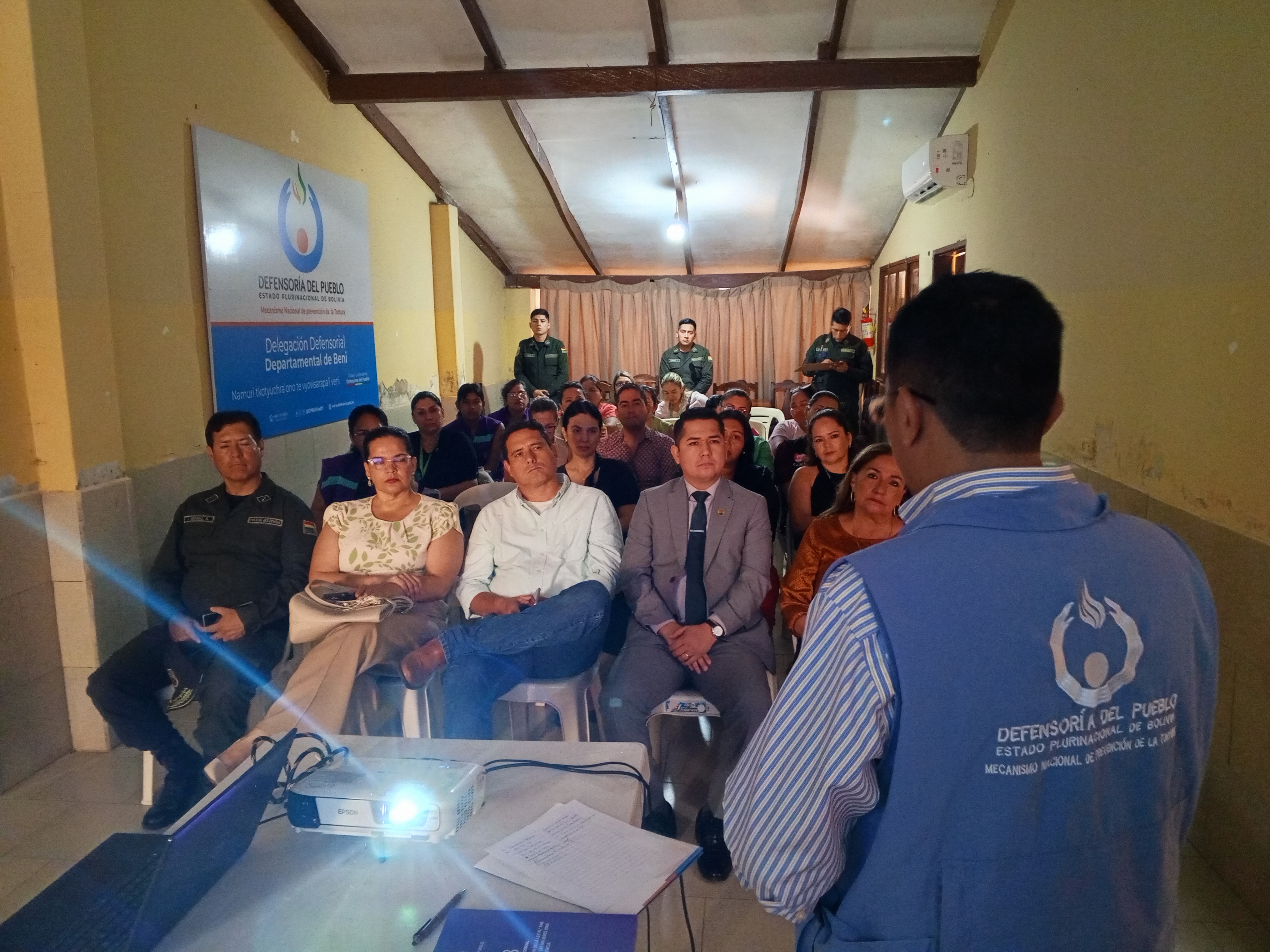 DEFENSORÍA DEL PUEBLO PRESENTA INFORME SOBRE LA IMPLEMENTACIÓN DE LA LEY 348 EN EL BENI