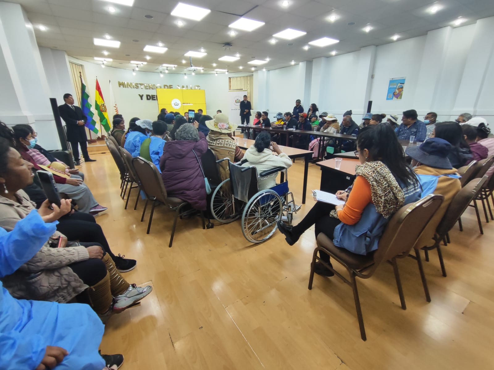 Defensor del Pueblo realiza seguimiento a la atención de pacientes renales y viabiliza acuerdos para garantizar servicios de hemodiálisis