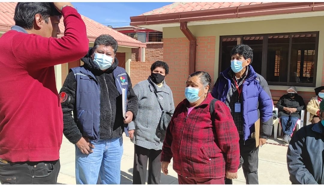 EN ORURO, DEFENSORÍA DEL PUEBLO MEDIA EN EL CONFLICTO Y PONE FIN A LA TOMA FÍSICA DEL CENTRO INTEGRAL DE DESCANSO DEL ADULTO MAYOR