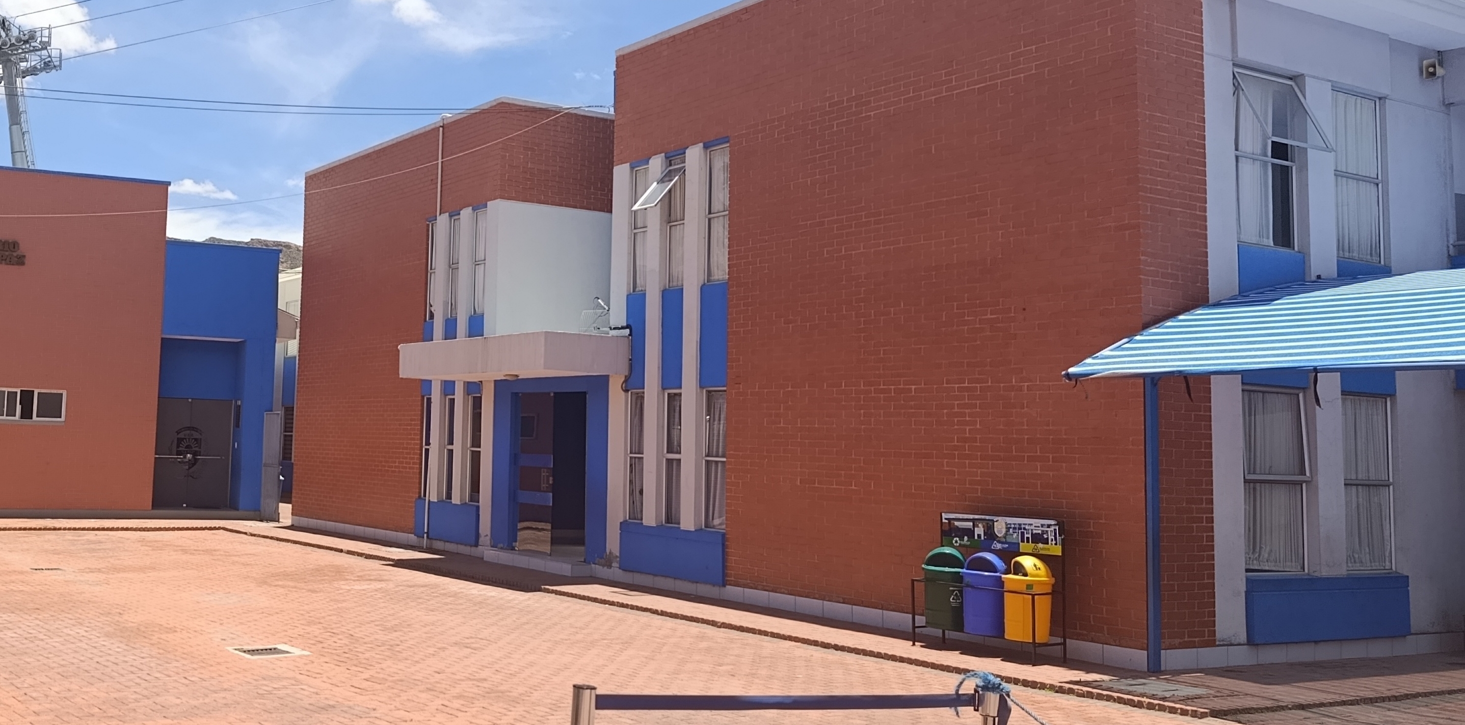 LA PAZ: DEFENSORÍA DEL PUEBLO HACE SEGUIMIENTO A SOLICITUD DE BECAS DE ESTUDIO EN UNIDAD EDUCATIVA