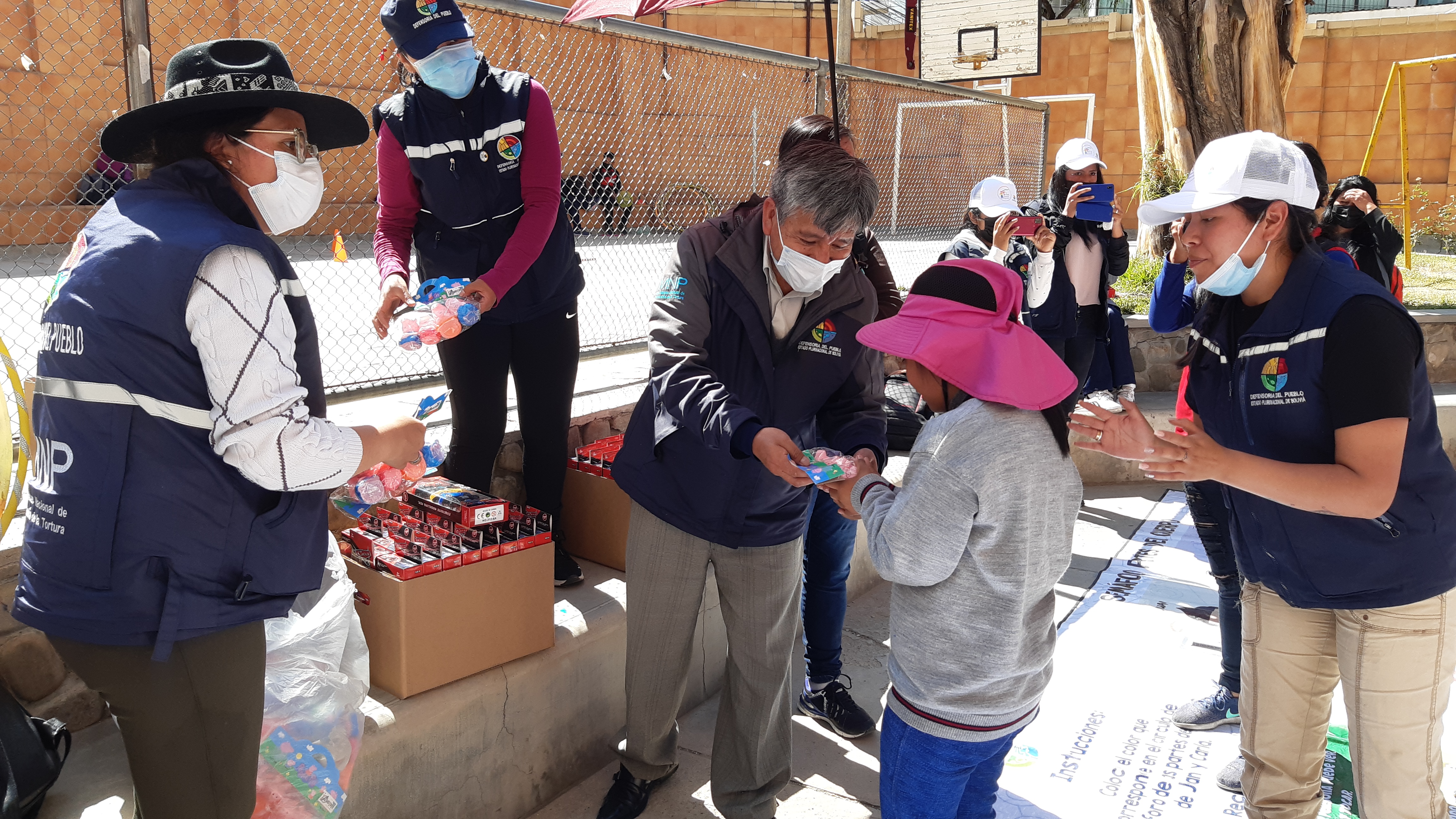 Institución defensorial y Defensores Voluntarios de los Derechos Humanos agasajan a niños vulnerables del Instituto de Adaptación Infantil (IDAI)