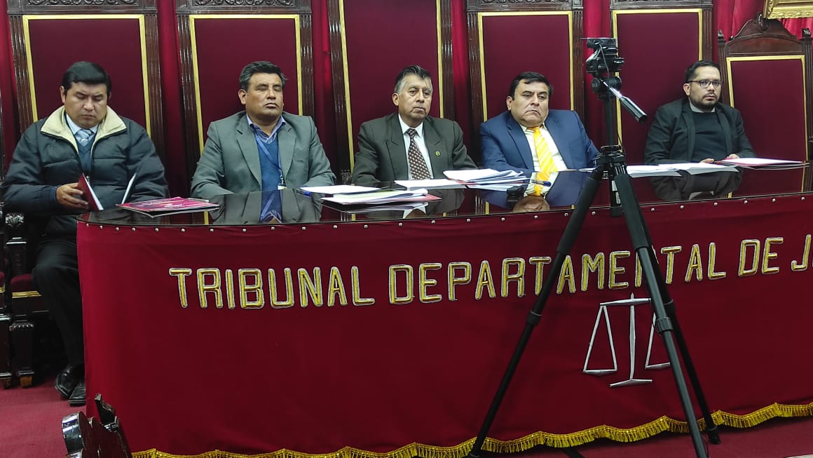 DELEGADO DEFENSORIAL DE ORURO JUAN ARROYO PRESIDE LA COMISIÓN DEPARTAMENTAL DE COORDINACIÓN Y COOPERACIÓN INTERINSTITUCIONAL SOBRE CASOS DE VIOLENCIA SEXUAL CONTRA NIÑAS, NIÑOS Y ADOLESCENTES E INFANTICIDIO