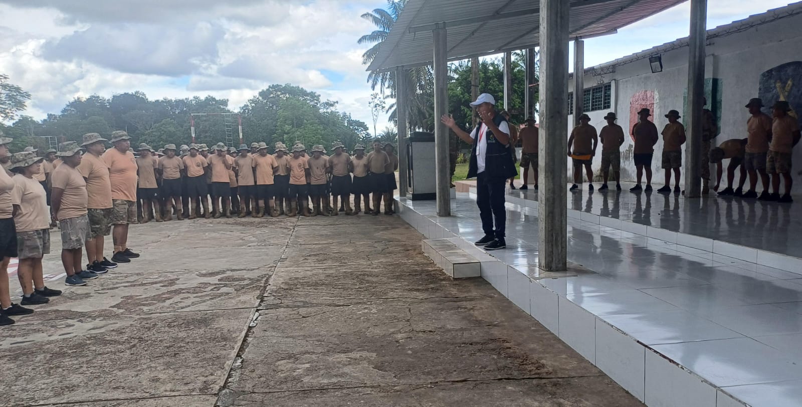 DEFENSORÍA DEL PUEBLO REALIZA VERIFICATIVO AL REGIMIENTO DE INFANTERIA DEL MUNICIPIO DE VILLA TUNARI, ANTE DENUNCIA DE PRESUNTA VULNERACIÓN DE DERECHOS HUMANOS