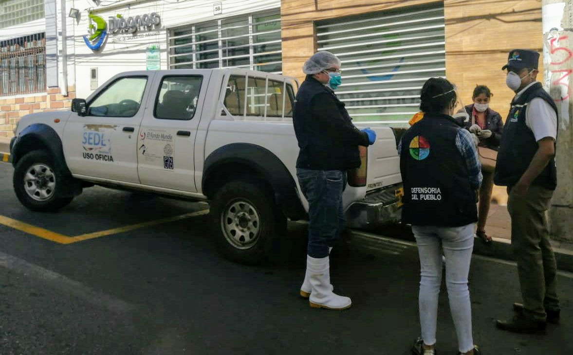 DEFENSORÍA DEL PUEBLO GESTIONA TRASLADO DE MADRE DE NIÑO VÍCTIMA DE VIOLENCIA  A LA CIUDAD DE SUCRE