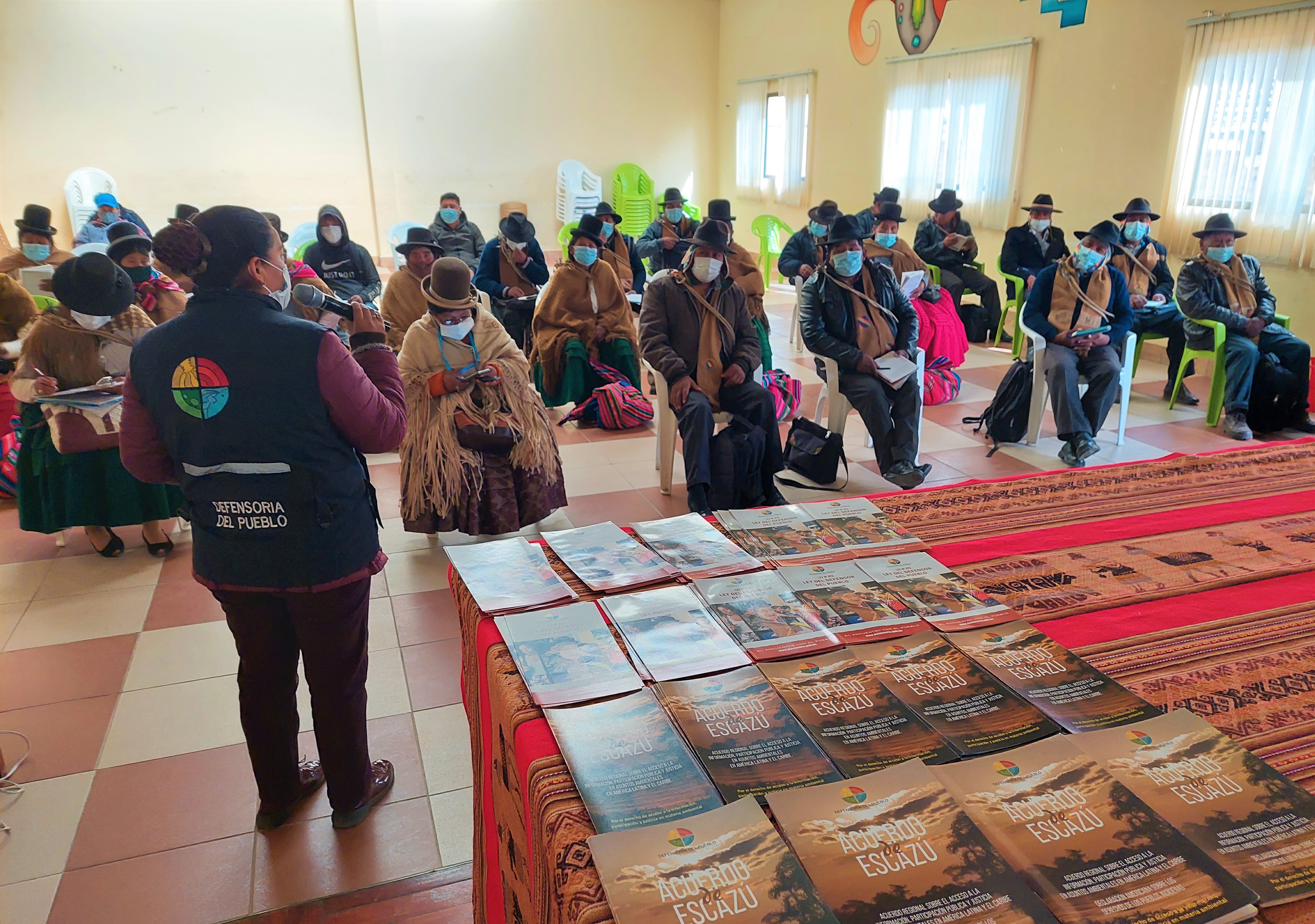 Defensoría del Pueblo socializa Ley de Deslinde Jurisdiccional y Acuerdo de Escazú a autoridades originarias de Caicoma del Municipio Laja