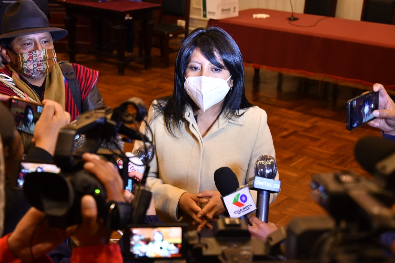 Defensoría del Pueblo saluda decisión del Tribunal de Garantías que dispone dejar sin efecto la clausura del año escolar