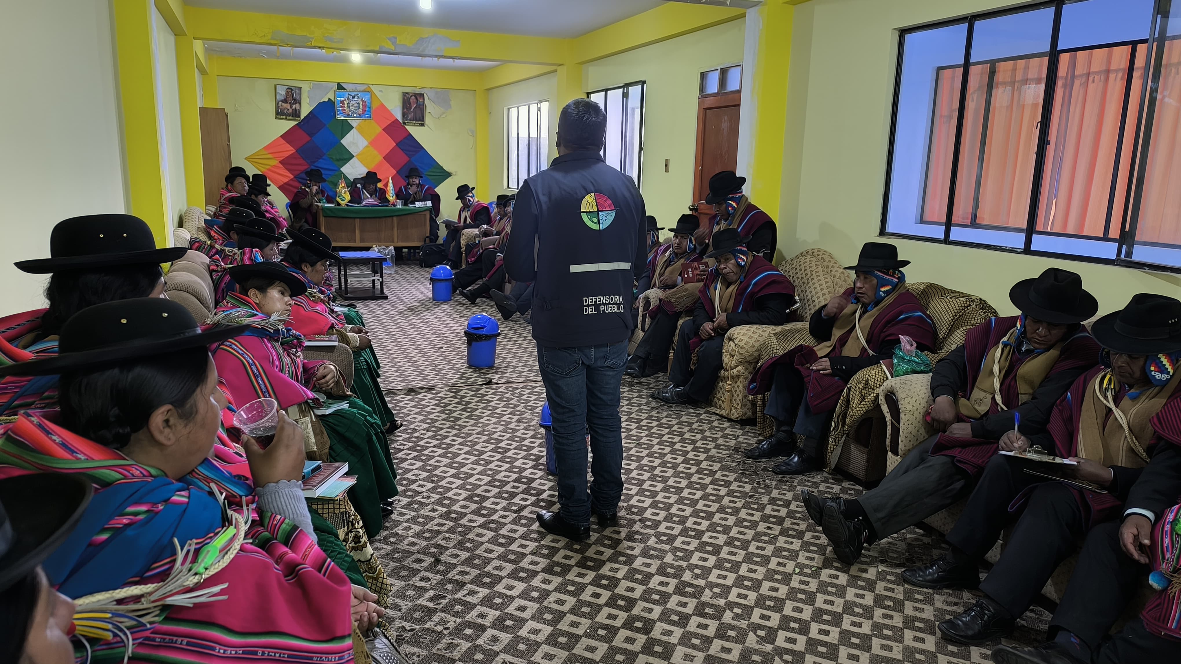 DEFENSORÍA DEL PUEBLO CAPACITA A AUTORIDADES INDIGENA ORIGINARIAS DE LA COMUNIDAD SAN PEDRO DE DESAGUADERO SOBRE LA LEY N° 870 Y DE DESLINDE JURISDICCIONAL