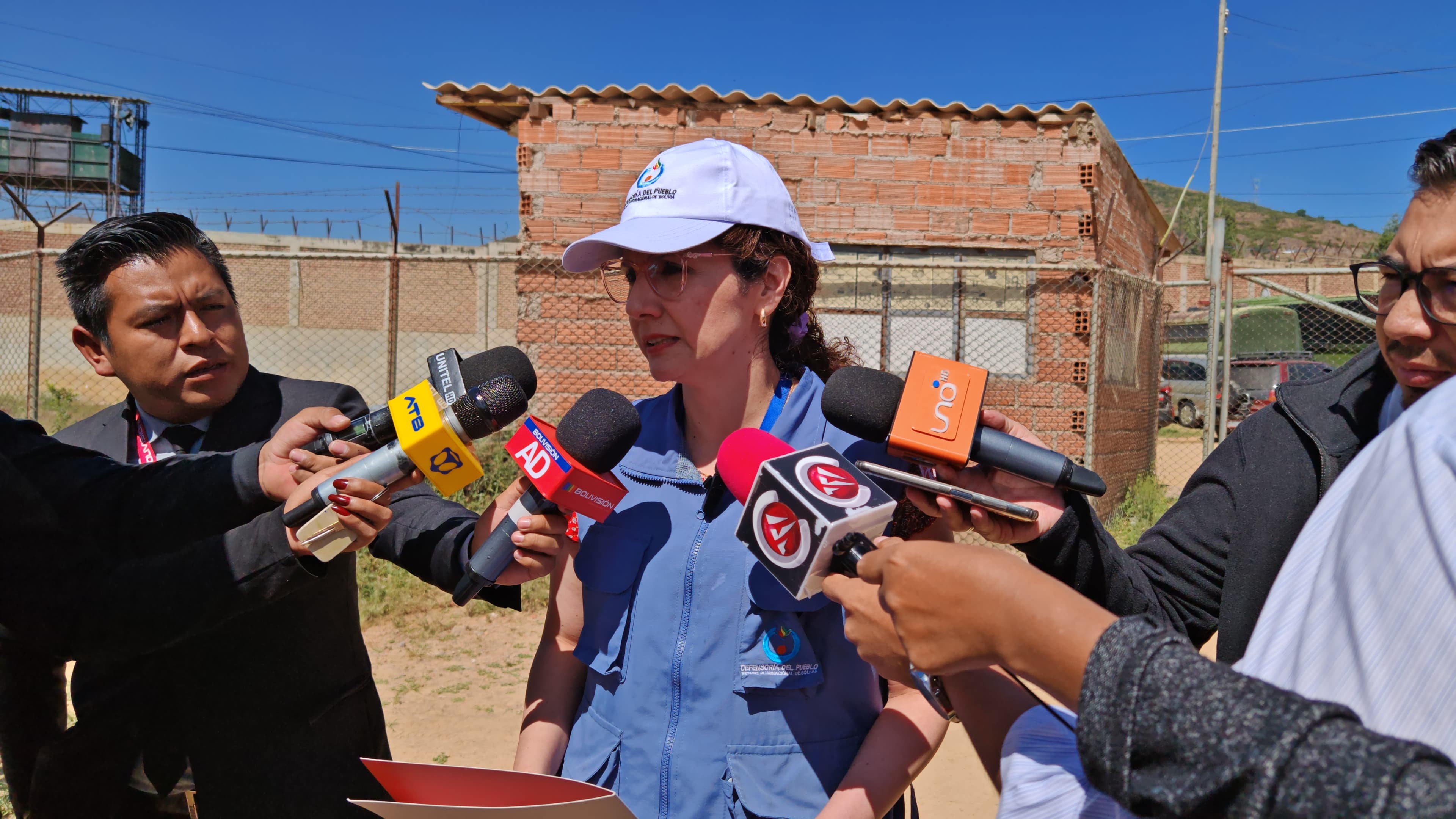 DEFENSORÍA DEL PUEBLO VERIFICA CONDICIONES DE AISLAMIENTO DEL GRAL. ZUÑIGA EN EL PENAL DE “EL ABRA”