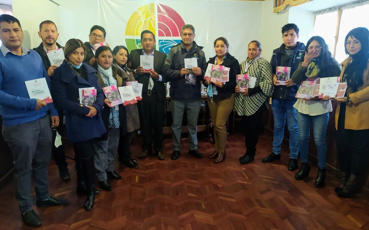 Defensoría del Pueblo lanza la segunda versión de la campaña de recolección de libros para su programa “Libros por Sueños”, en Chuquisaca