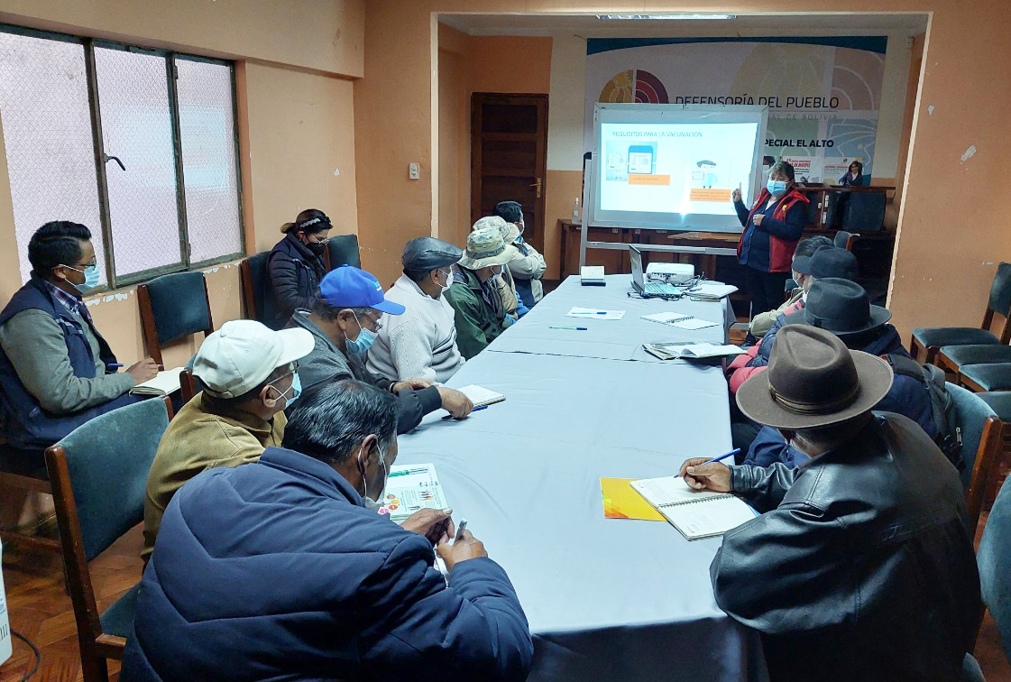 Defensoría del Pueblo coordina acciones de socialización sobre el proceso de vacunación contra el Covid-19 a los adultos mayores con el SERES El Alto