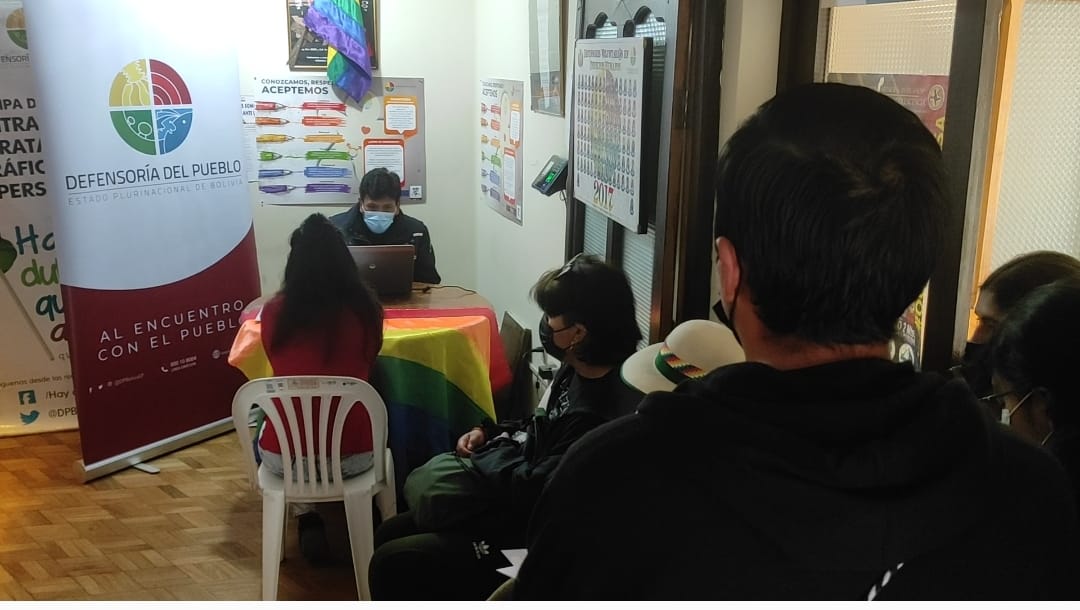 EN ORURO, DEFENSORÍA DEL PUEBLO HABILITA PUNTO DE REGISTRO PARA ENCUESTA VIRTUAL PARA PERSONAS CON DIVERSA ORIENTACIÓN SEXUAL, EXPRESIÓN E IDENTIDAD DE GÉNERO EN BOLIVIA