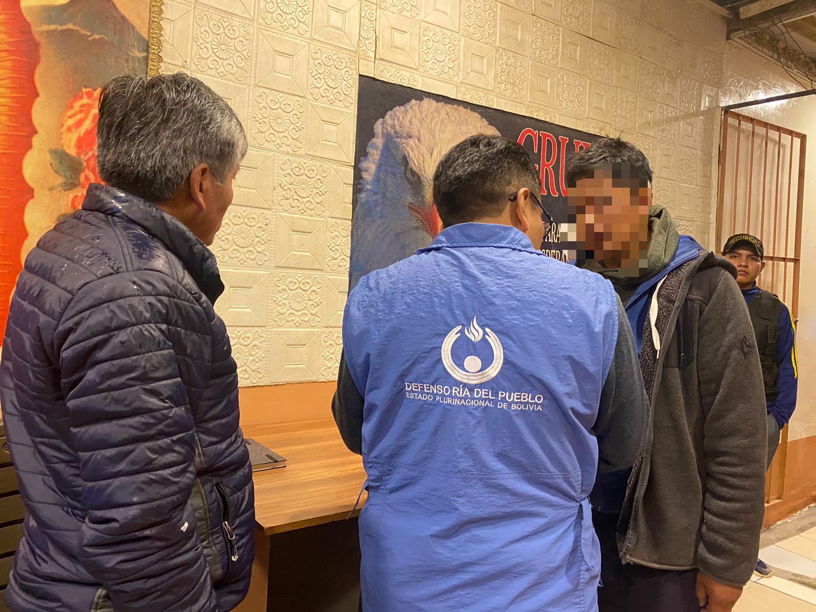DEFENSORÍA DEL PUEBLO PIDE EVITAR VULNERACIÓN DE DERECHOS DE PERSONAS APREHENDIDAS