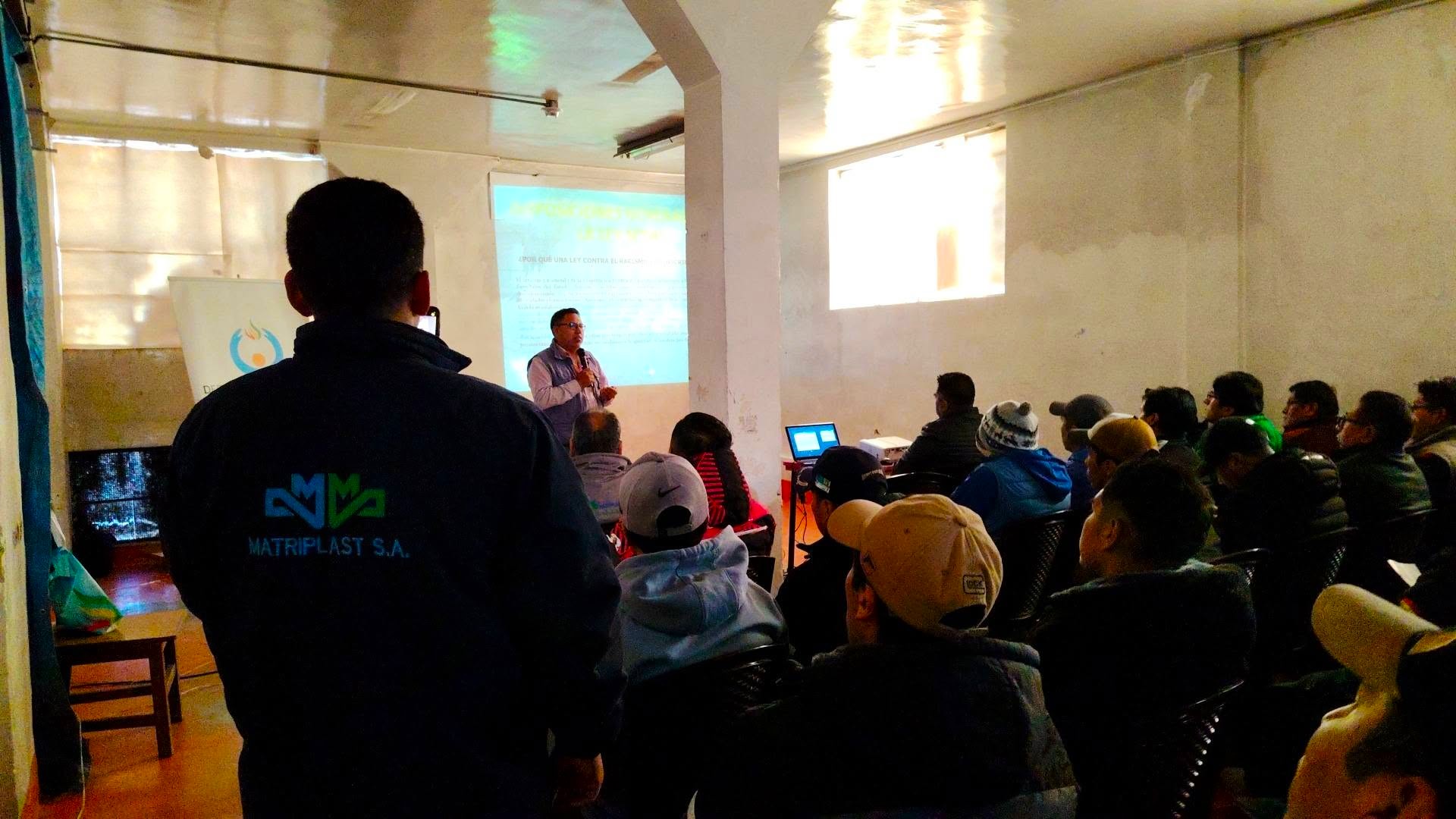 EL ALTO: DEFENSORÍA DEL PUEBLO PROMUEVE ESPACIOS LABORALES LIBRES DE VIOLENCIA, RACISMO Y DISCRIMINACIÓN EN EMPRESA MATRIPLAST