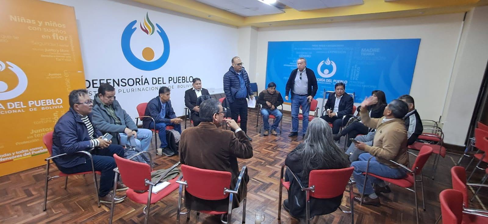 Defensoría del Pueblo coordina acciones ante afectaciones al transporte por bloqueos