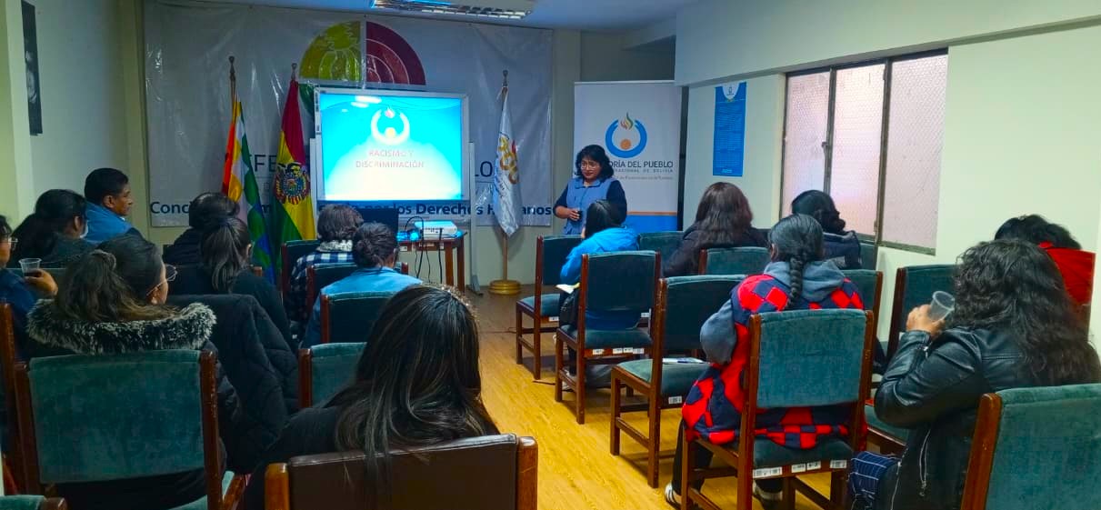 EL ALTO: DEFENSORÍA DEL PUEBLO PROMUEVE PREVENCIÓN DE LA VIOLENCIA DE GÉNERO Y DERECHOS DE LA MUJER
