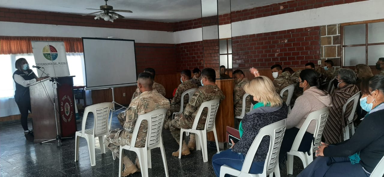 La institución defensorial inicia un ciclo de capacitación en derechos humanos al personal militar de la Tercera División del Ejército del departamento de Tarija