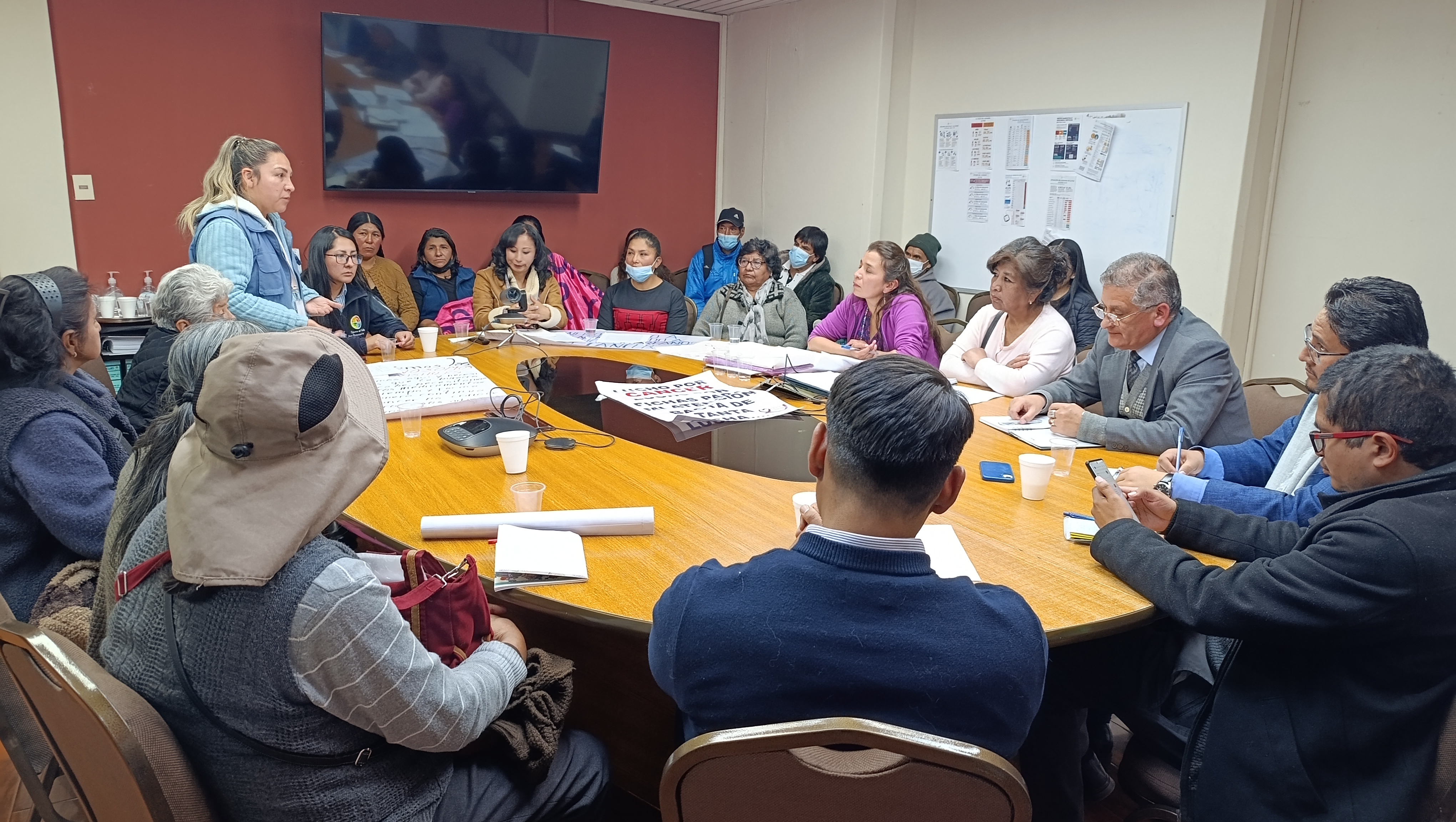 DEFENSORÍA DEL PUEBLO REALIZA SEGUIMIENTO A COMPROMISOS PARA MEJORAR LA ATENCIÓN A PACIENTES CON CÁNCER EN LA PAZ Y EL ALTO