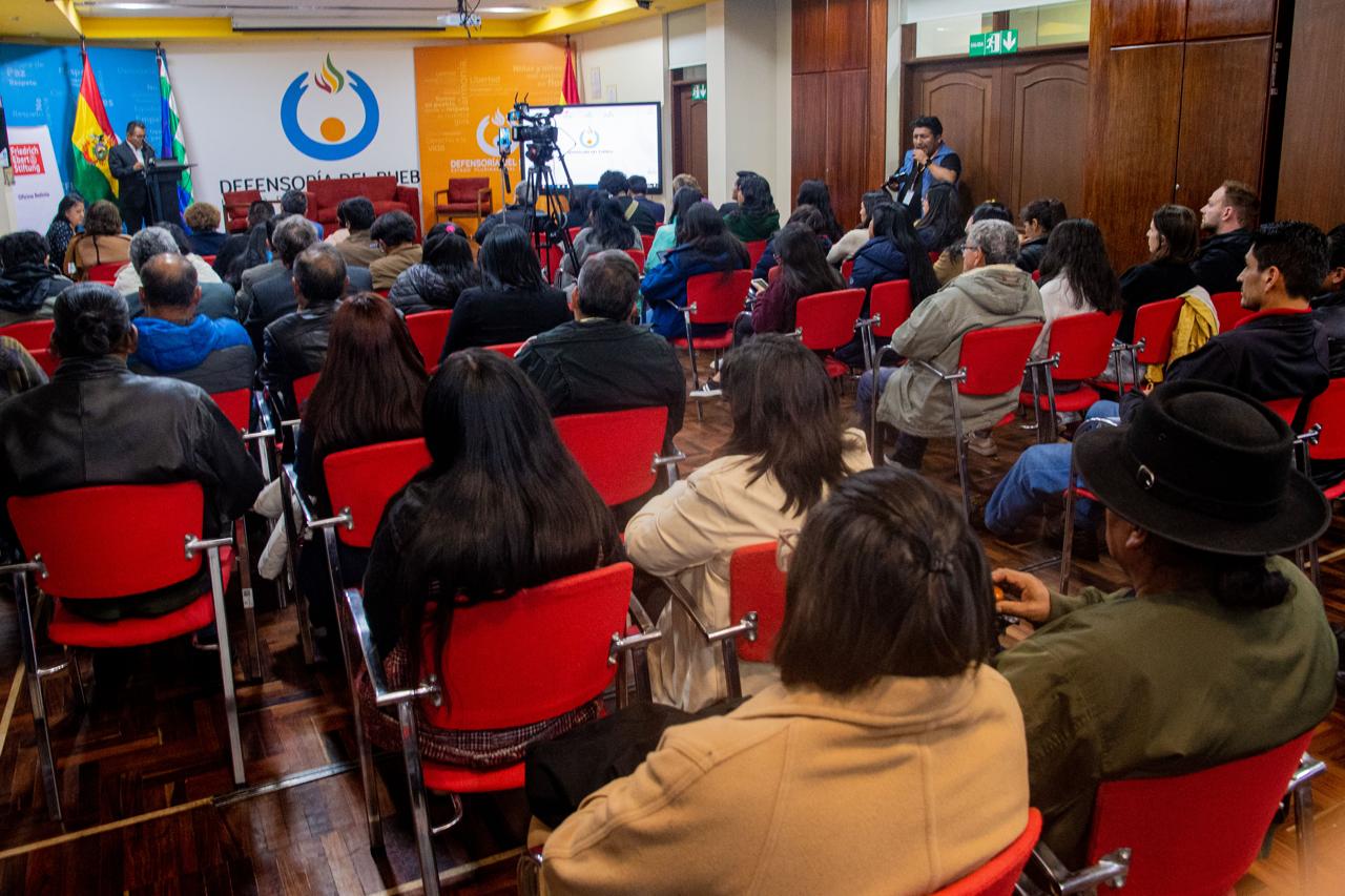 Conversatorios en Democracia analiza situación de la minería en Bolivia
