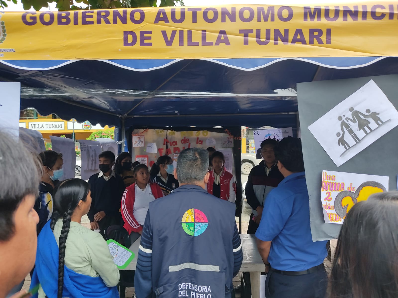 LA COORDINACIÓN REGIONAL DEL CHAPARE PARTICIPÓ DE LA FERIA INTERINSTITUCIONAL EDUCATIVA “CONSTRUYENDO UNA FAMILIA UNIDA”, ORGANIZADA POR LA UNIDAD DE SERVICIOS LEGALES INTEGRALES MUNICIPALES DE VILLA TUNARI.