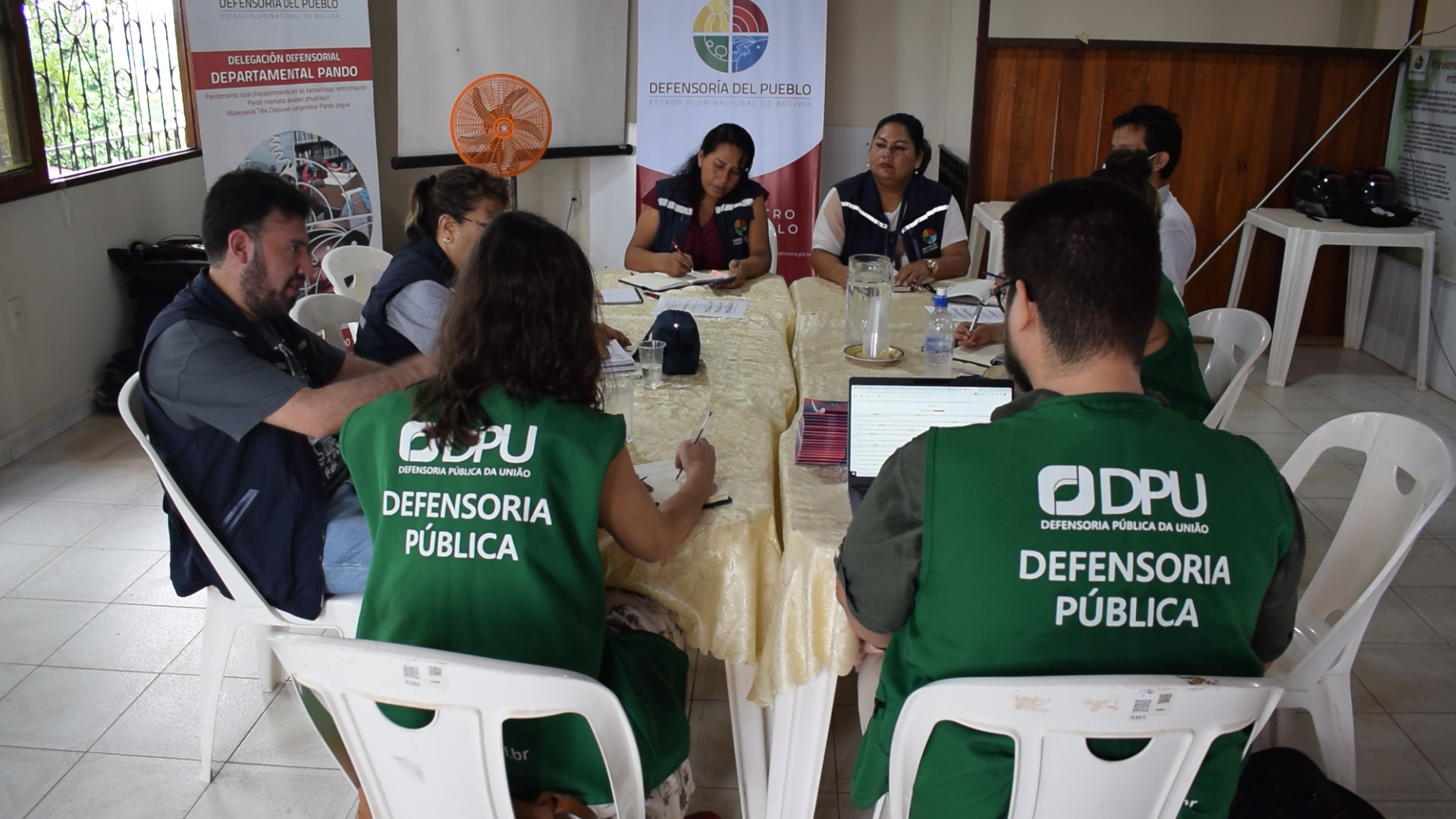 DEFENSORÍA DEL PUEBLO DE BOLIVIA Y DEFENSORÍA PÚBLICA DE LA UNIÓN DE BRASIL, INTERCAMBIARON EXPERIENCIAS Y BUENAS PRÁCTICAS SOBRE PROTECCIÓN Y SITUACIÓN DE MIGRANTES Y PRIVADOS DE LIBERTAD.