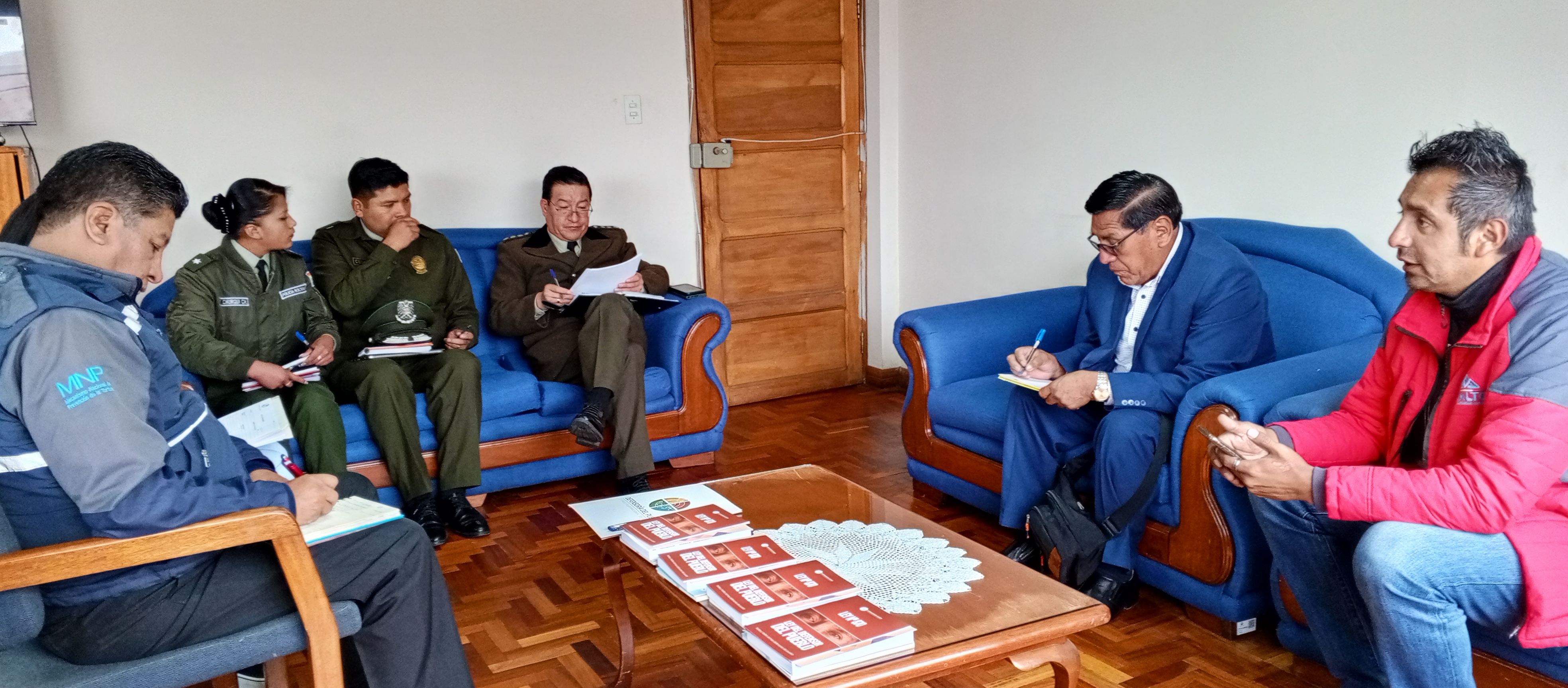 DEFENSORÍA DEL PUEBLO, POLICÍA, GAMEA Y CONJUNTOS FOLCLÓRICOS DE EL ALTO, ACUERDAN ACCIONES PARA PREVENIR HECHOS DE VIOLENCIA Y PROMOVER LA CULTURA DE PAZ DURANTE LAS FIESTAS CARNAVALES